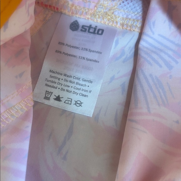 NWT Stio CFS Board Shorts in Desert Shimmer Painted Florals - Picture 5 of 7